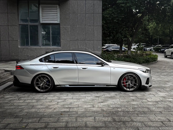 Custom Forged WWC LT Racing performance wheels on BMW G90 M5 Sedan