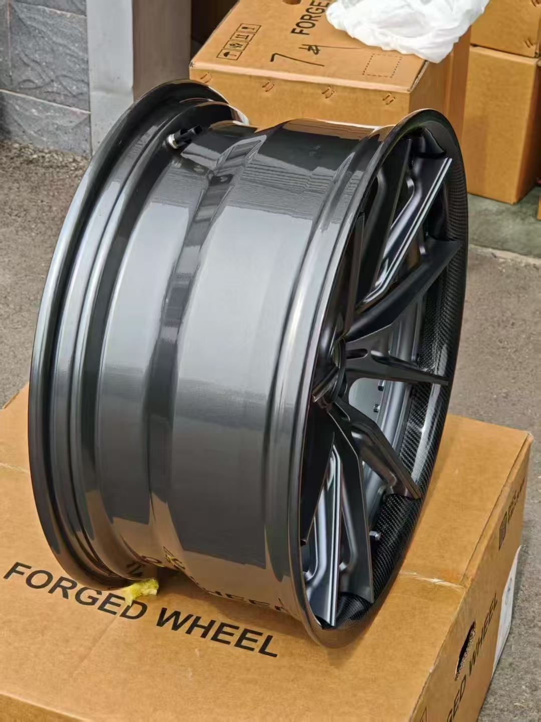 Custom Forged Hybrid Carbon Forged Wheels