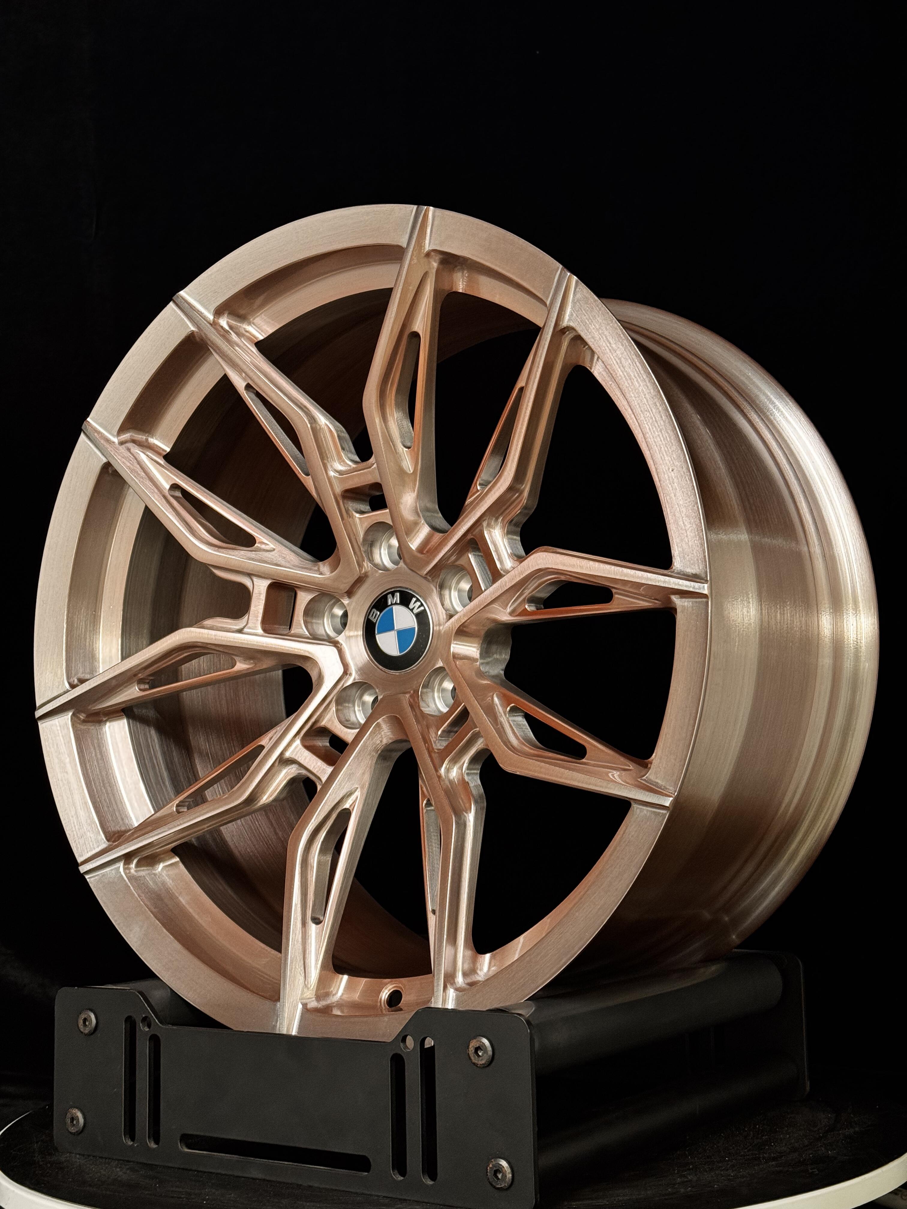 Custom Forged WWC 1000M Motorsport Style – Lightweight Performance Wheel