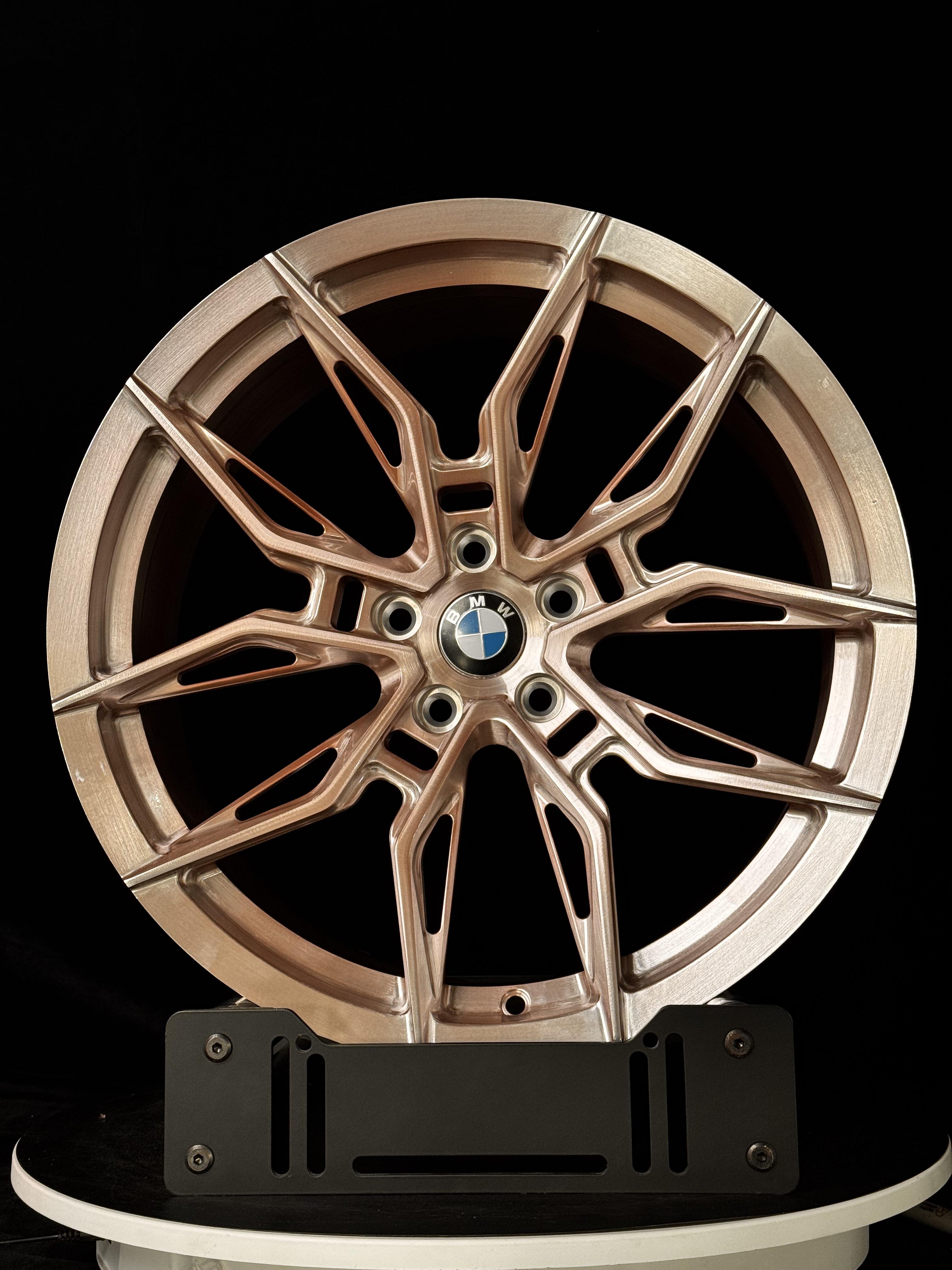 Custom Forged WWC 1000M Motorsport Style – Lightweight Performance Wheel
