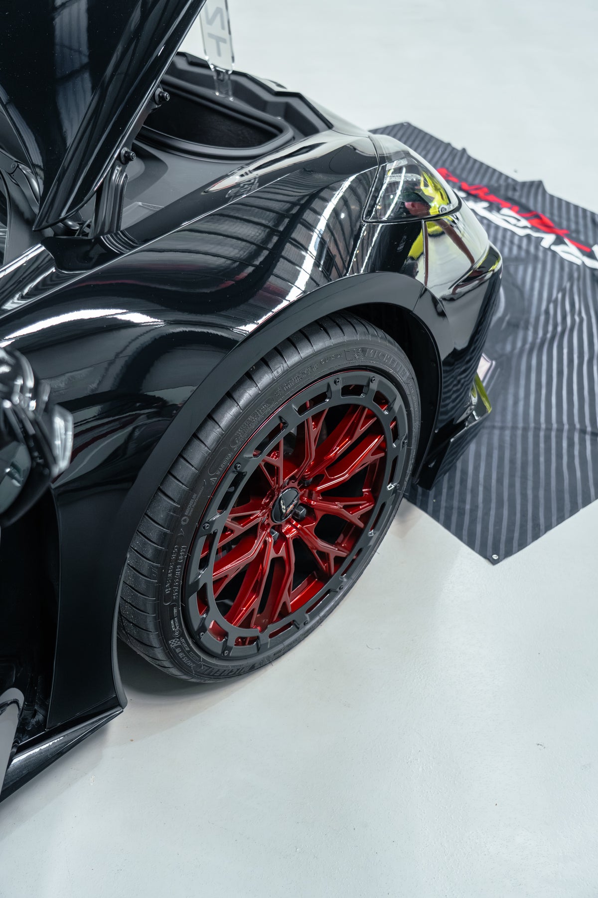 WWC Vector Mesh 2.0 Beadlocks Custom Forged Wheel
