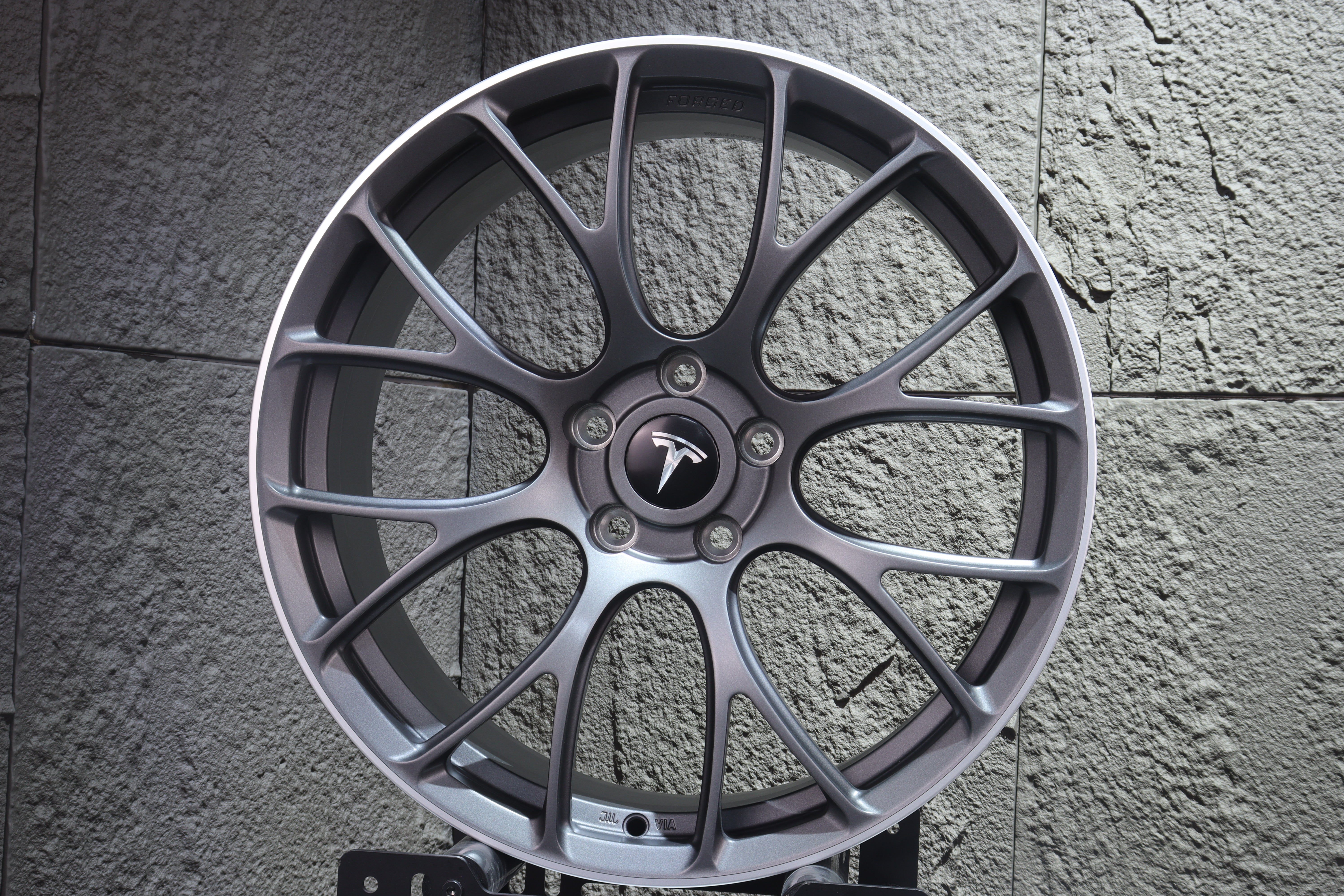 Custom Forged Wheel Linea LC818 inspired
