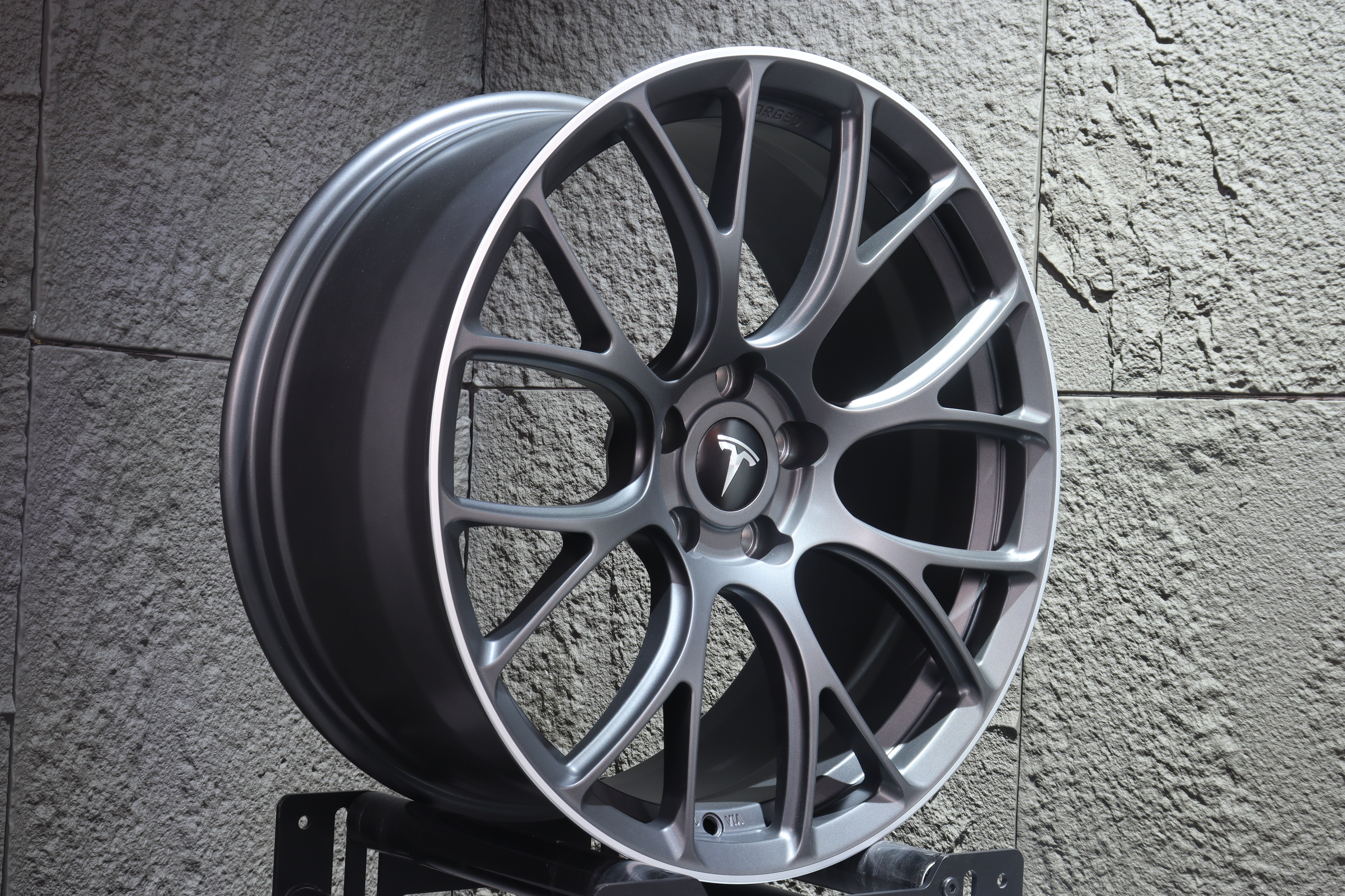 Custom Forged Wheel Linea LC818 inspired