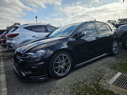 Volkswagen Golf R MK7.5 on WWC custom forged